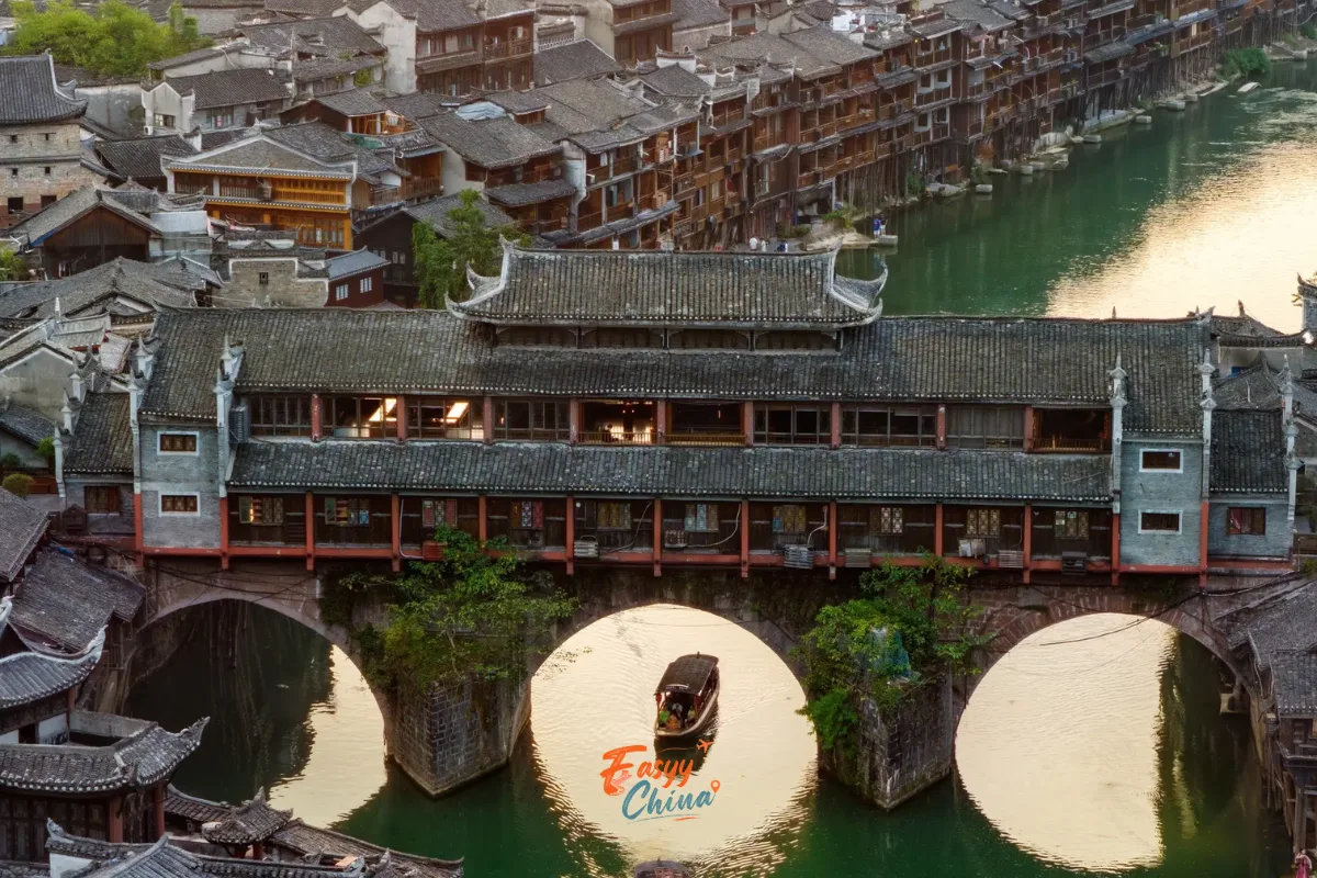 Kinh nghiệm di chuyển đến Phượng Hoàng Cổ Trấn