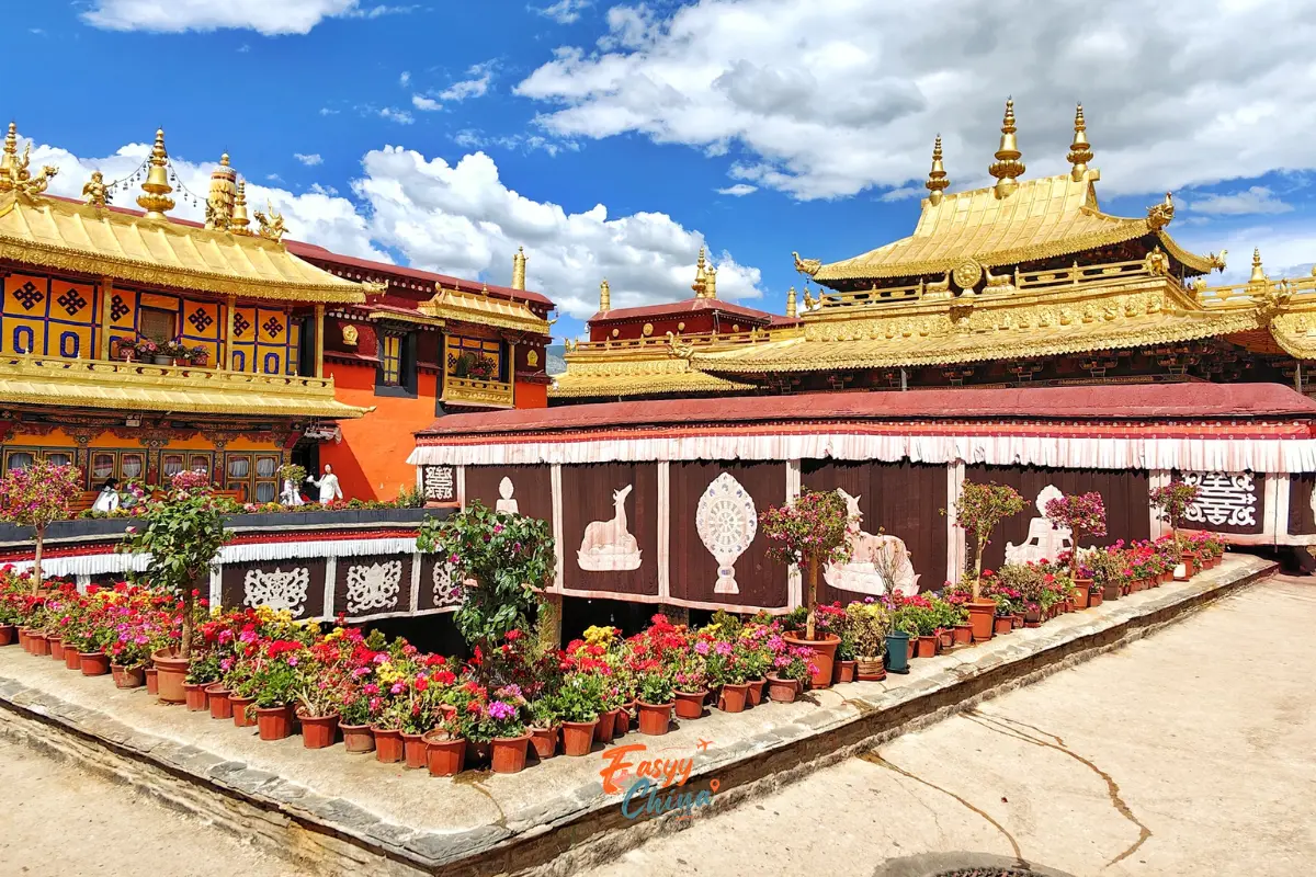 Chùa Đại Chiêu (Jokhang) địa điểm du lịch Tây Tạng